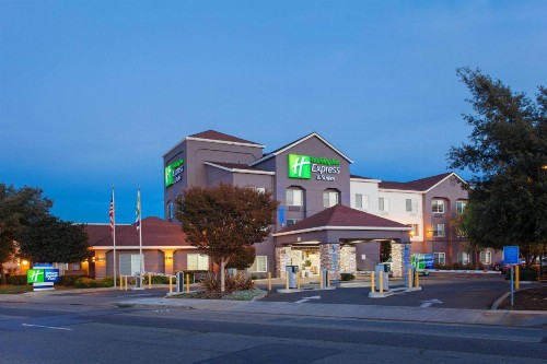 Holiday Inn Express & Suites Oakland - Airport an IHG Hotel - image 4