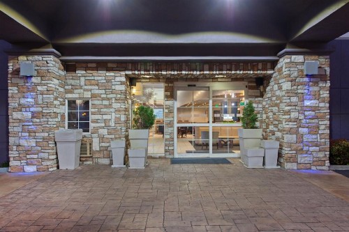 Holiday Inn Express & Suites Oakland - Airport an IHG Hotel - image 41