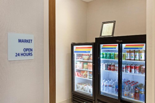 Holiday Inn Express & Suites Oakland - Airport an IHG Hotel - image 45