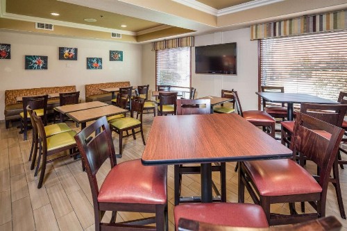 Best Western Airport Inn & Suites Oakland - image 12