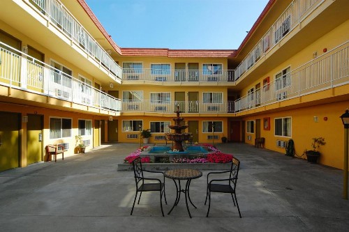 Imperial Inn Oakland - image 8