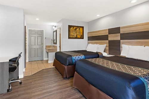 Bay Breeze Inn - image 19