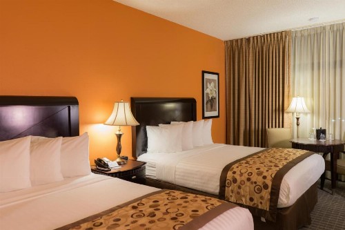 Oakland Airport Executive Hotel - image 11