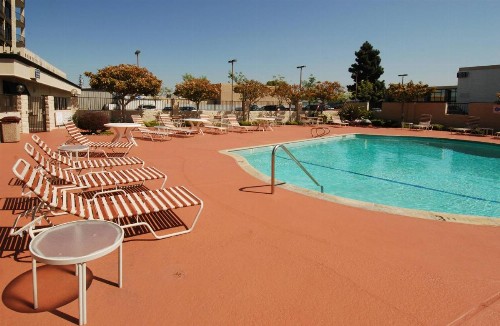 Oakland Airport Executive Hotel - image 15