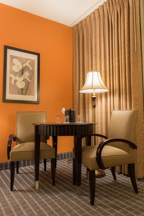 Oakland Airport Executive Hotel - image 19