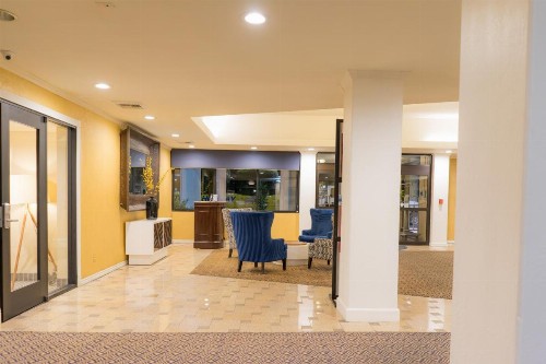 Oakland Airport Executive Hotel - image 34