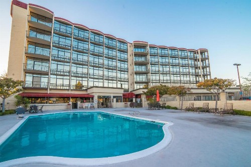 Oakland Airport Executive Hotel - image 41