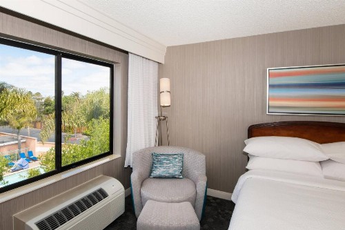 Courtyard by Marriott Oakland Airport - image 15