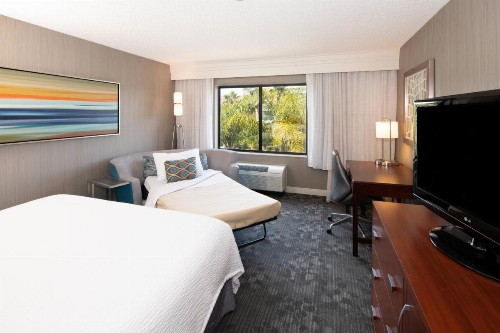 Courtyard by Marriott Oakland Airport - image 19