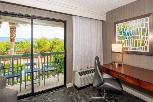 Courtyard by Marriott Oakland Airport - image 28