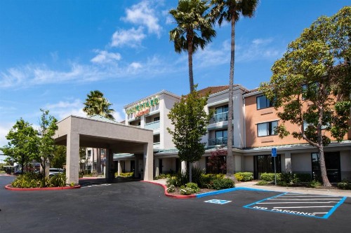 Courtyard by Marriott Oakland Airport - image 3