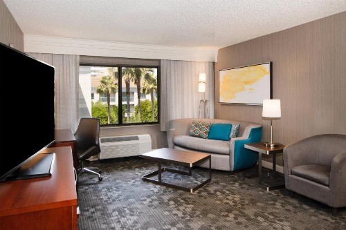 Courtyard by Marriott Oakland Airport - image 34