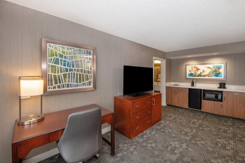 Courtyard by Marriott Oakland Airport - image 40