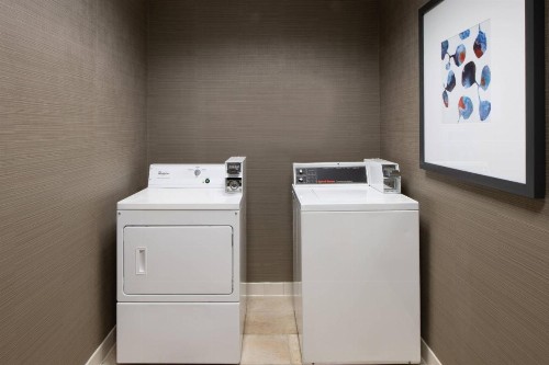 Courtyard by Marriott Oakland Airport - image 48