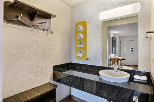 Motel 6-Oakland CA - Embarcadero - image 11