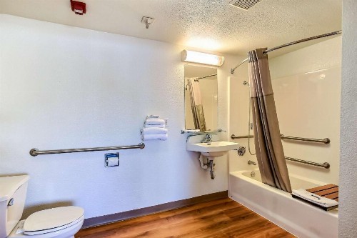 Motel 6-Oakland CA - Embarcadero - image 34