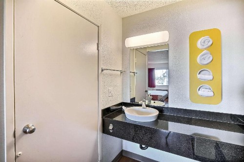 Motel 6-Oakland CA - Embarcadero - image 38