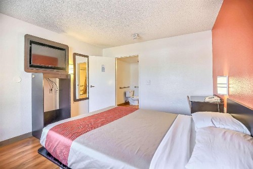 Motel 6-Oakland CA - Embarcadero - image 40