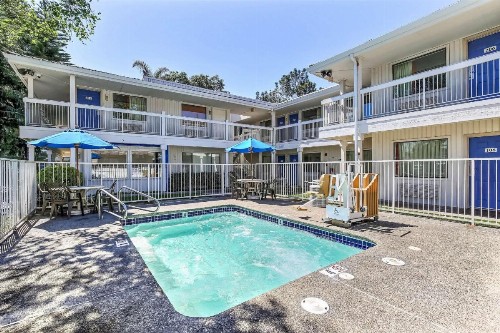 Motel 6-Oakland CA - Embarcadero - image 45