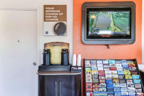 Motel 6-Oakland CA - Embarcadero - image 47