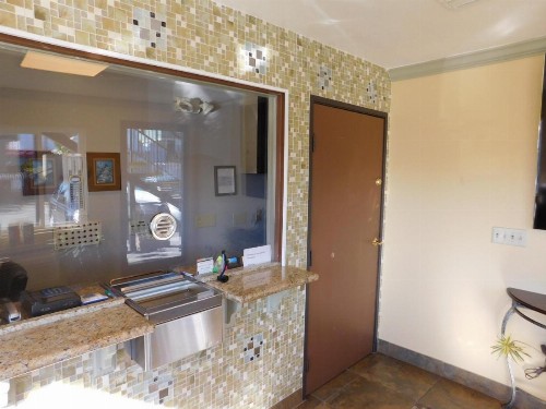 Continental Lodge - image 11