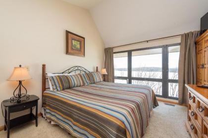 709H - Lakefront Penthouse Studio Condo with Breathtaking Lake Views Free WIFI! - image 14