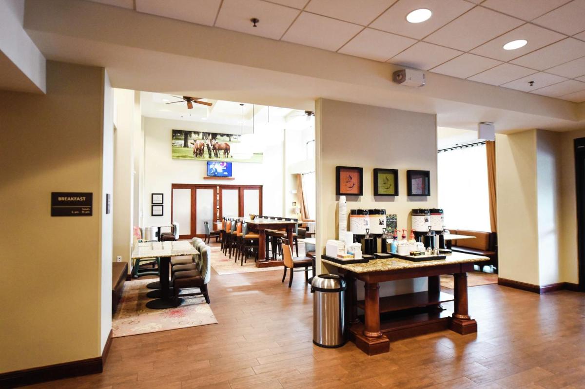 Hampton Inn & Suites Ocala - Belleview - image 4