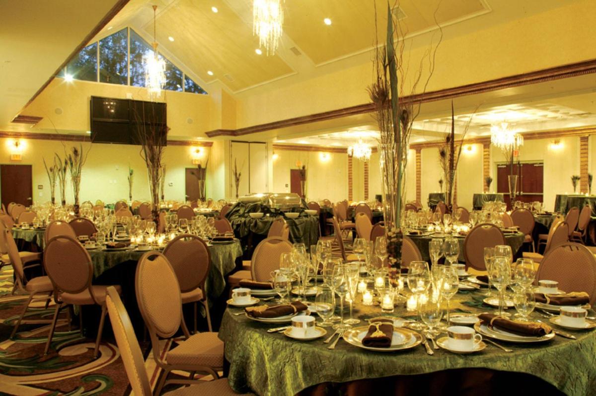 Holiday Inn Hotel & Suites Ocala Conference Center an IHG Hotel - image 4