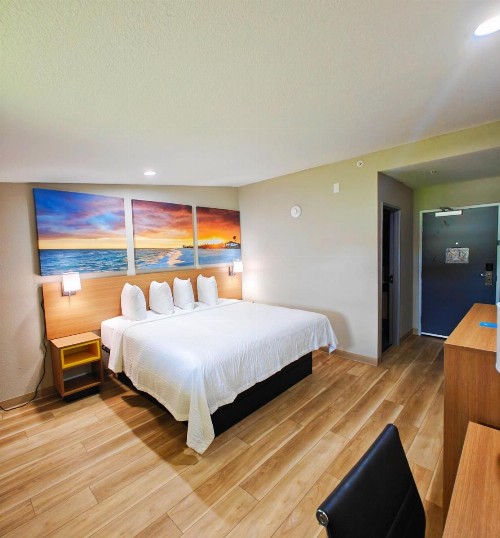 Days Inn by Wyndham Ocala North - image 3