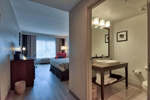 Country Inn & Suites by Radisson Ocala FL - image 10