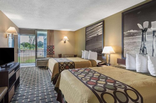 Super 8 by Wyndham Ocala I-75 - image 23