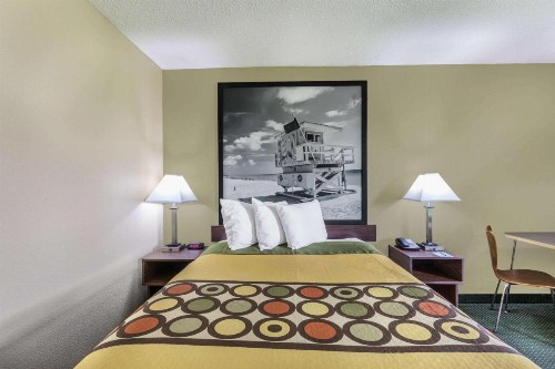 Super 8 by Wyndham Ocala I-75 - image 27