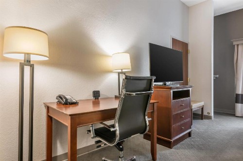Comfort Suites Ocala North - image 10