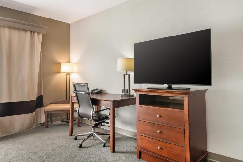 Comfort Suites Ocala North - image 11