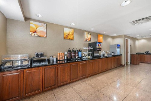 Comfort Suites Ocala North - image 12