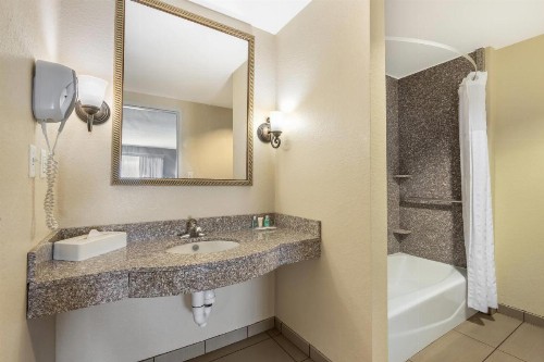 Comfort Suites Ocala North - image 20