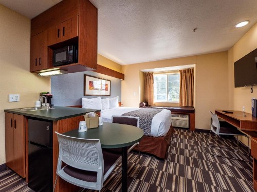 Microtel Inn and Suites Ocala - image 29