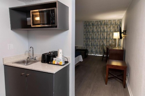 Days Inn by Wyndham Ocala West - image 13