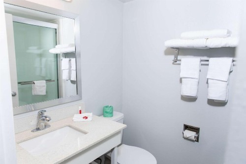 Days Inn by Wyndham Ocala West - image 3