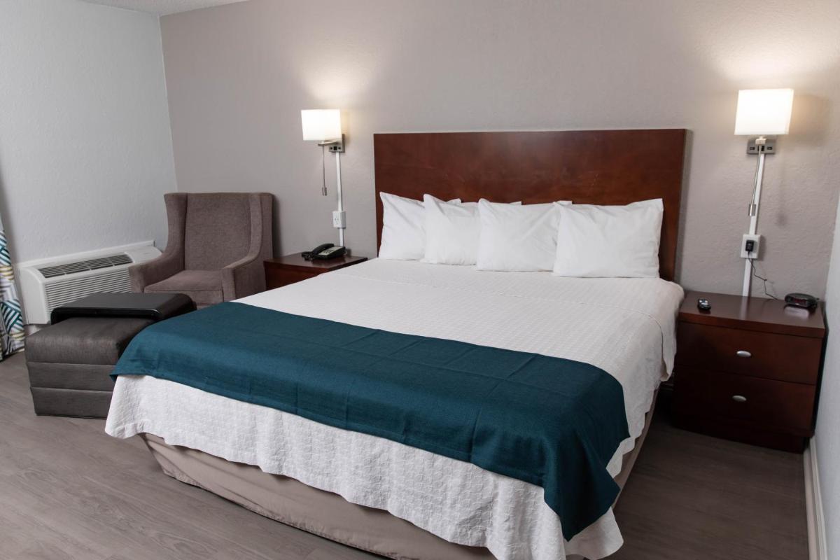 Days Inn by Wyndham Ocala West - image 6