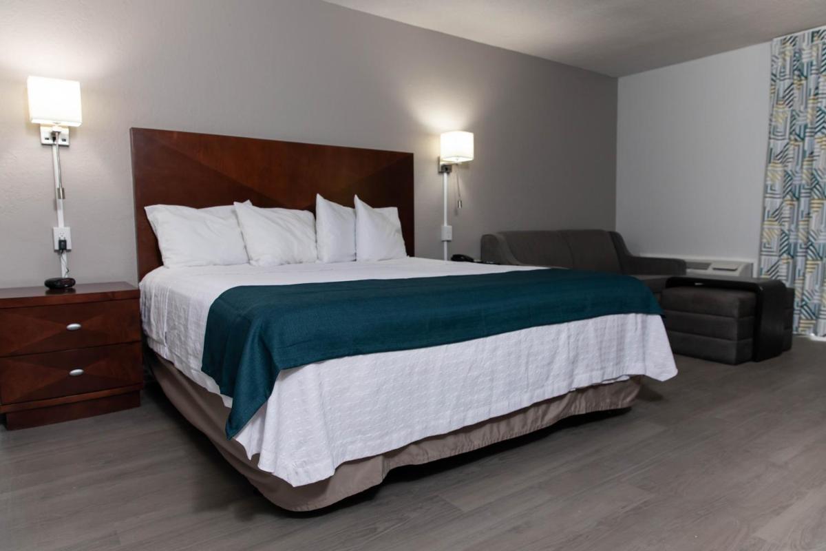 Days Inn by Wyndham Ocala West - image 7