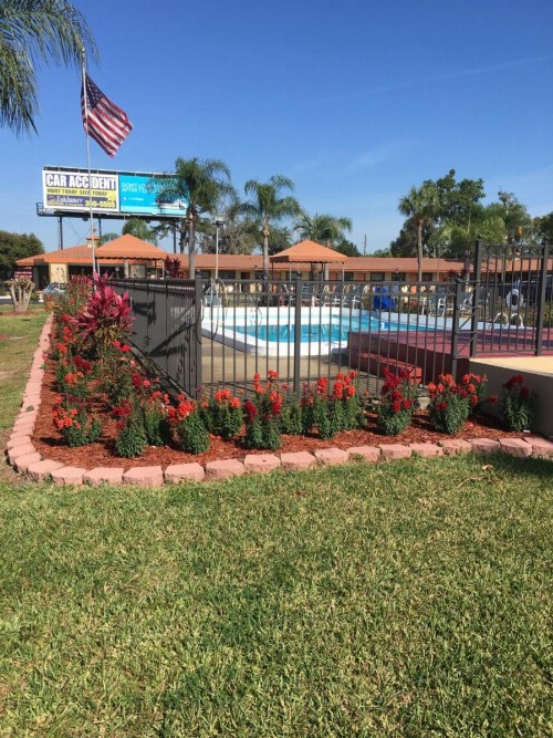 Silver Princess Motel - image 15