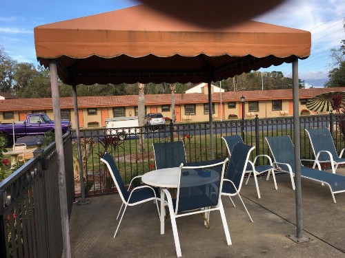 Silver Princess Motel - image 16