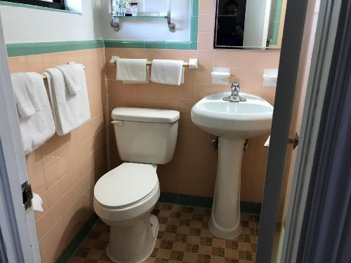 Silver Princess Motel - image 19