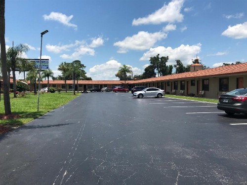 Silver Princess Motel - image 7