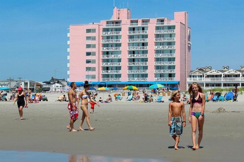 Port-O-Call Hotel - image 8