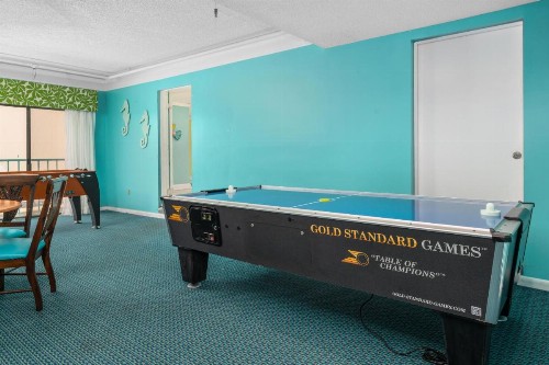 Cayman Suites Hotel - image 11