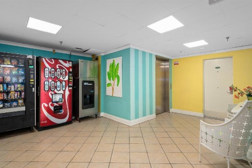 Cayman Suites Hotel - image 12
