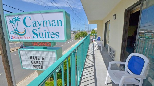 Cayman Suites Hotel - image 15