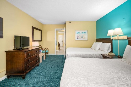 Cayman Suites Hotel - image 18